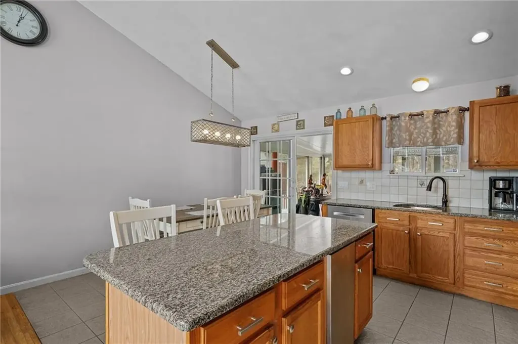 34 King Street Coventry RI 02816