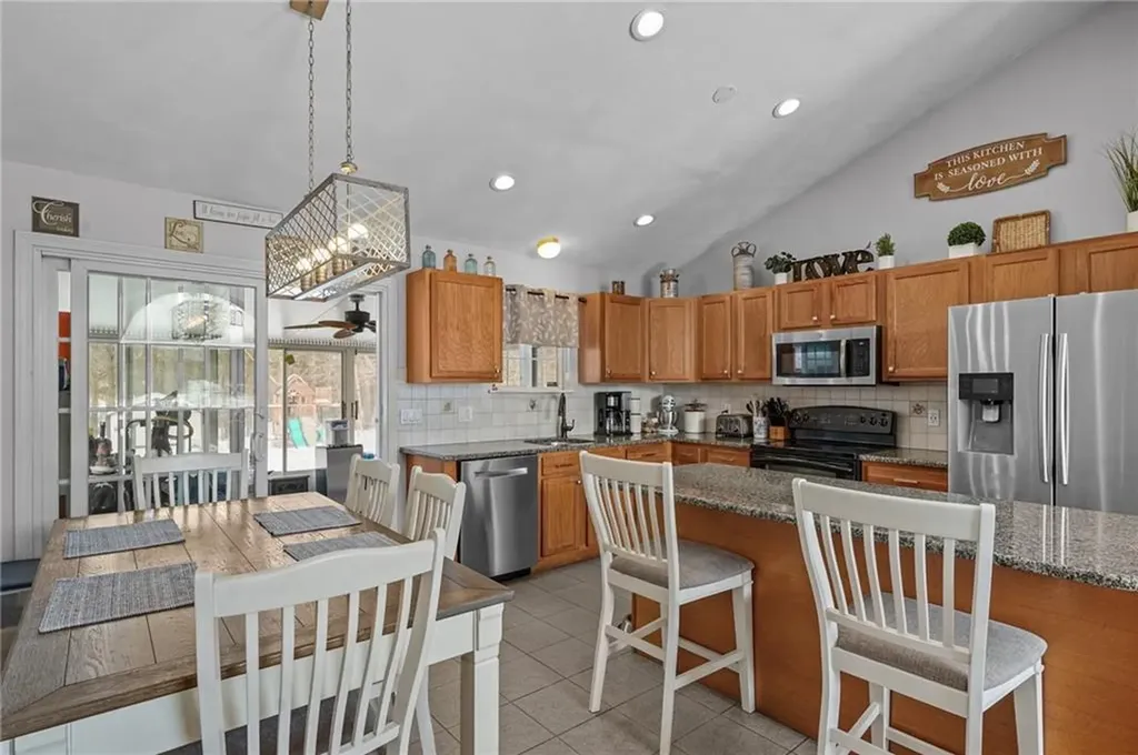 34 King Street Coventry RI 02816