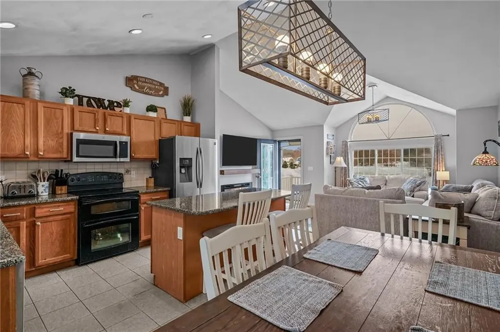 34 King Street Coventry RI 02816