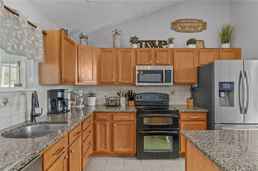 34 King Street Coventry RI 02816