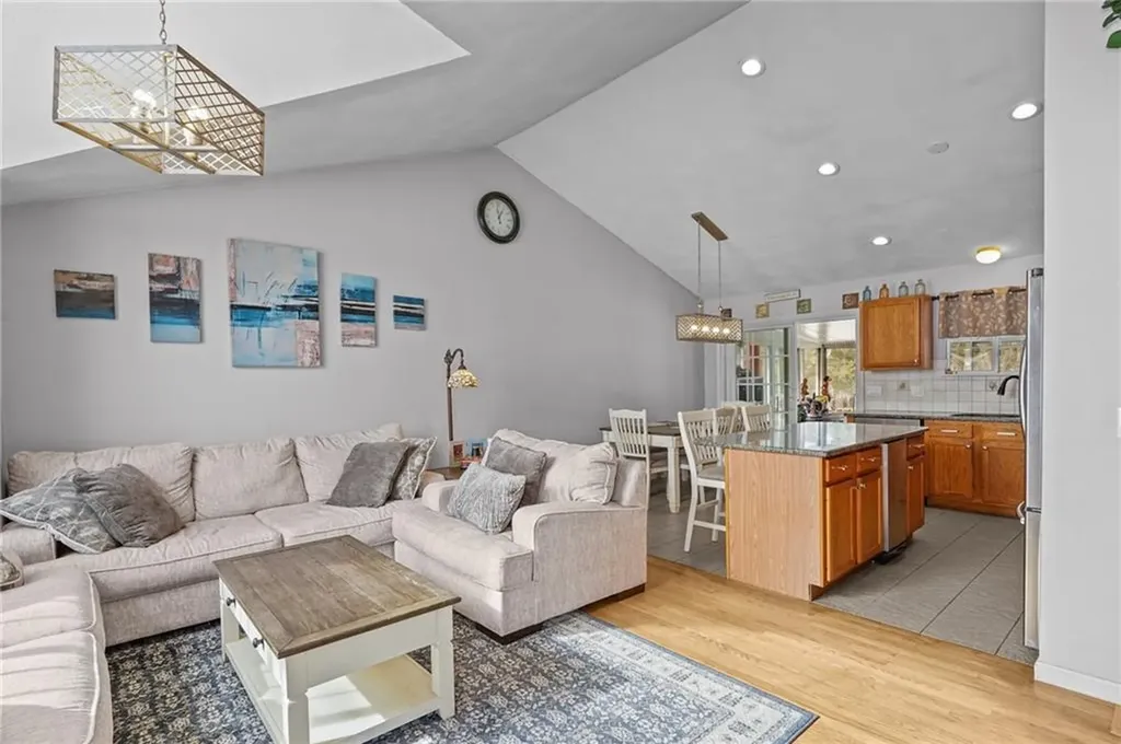 34 King Street Coventry RI 02816