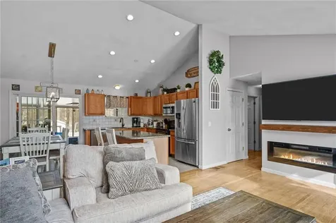 34 King Street Coventry RI 02816