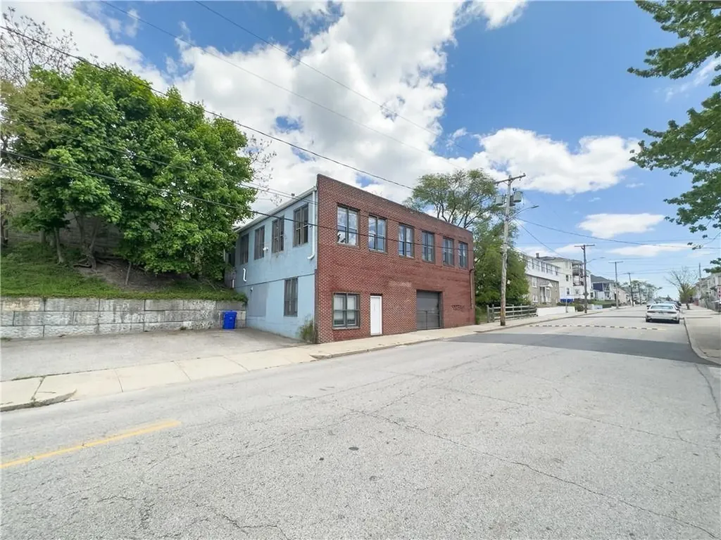 325 Illinois Street Central Falls RI 02863