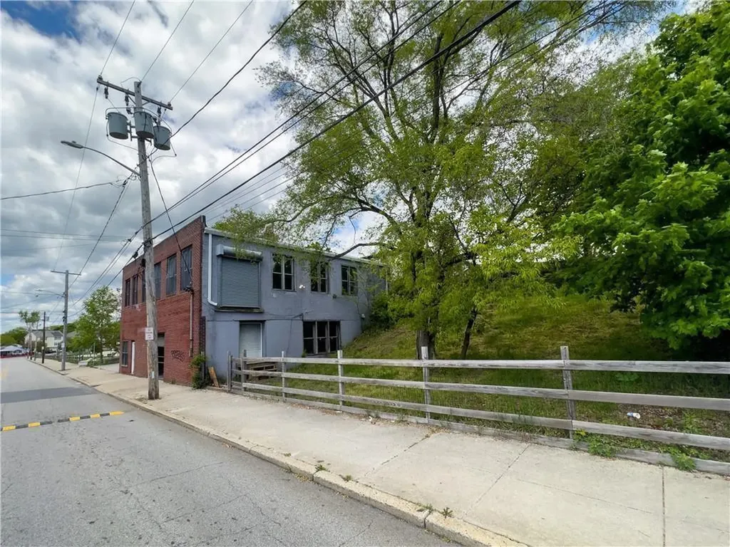 325 Illinois Street Central Falls RI 02863