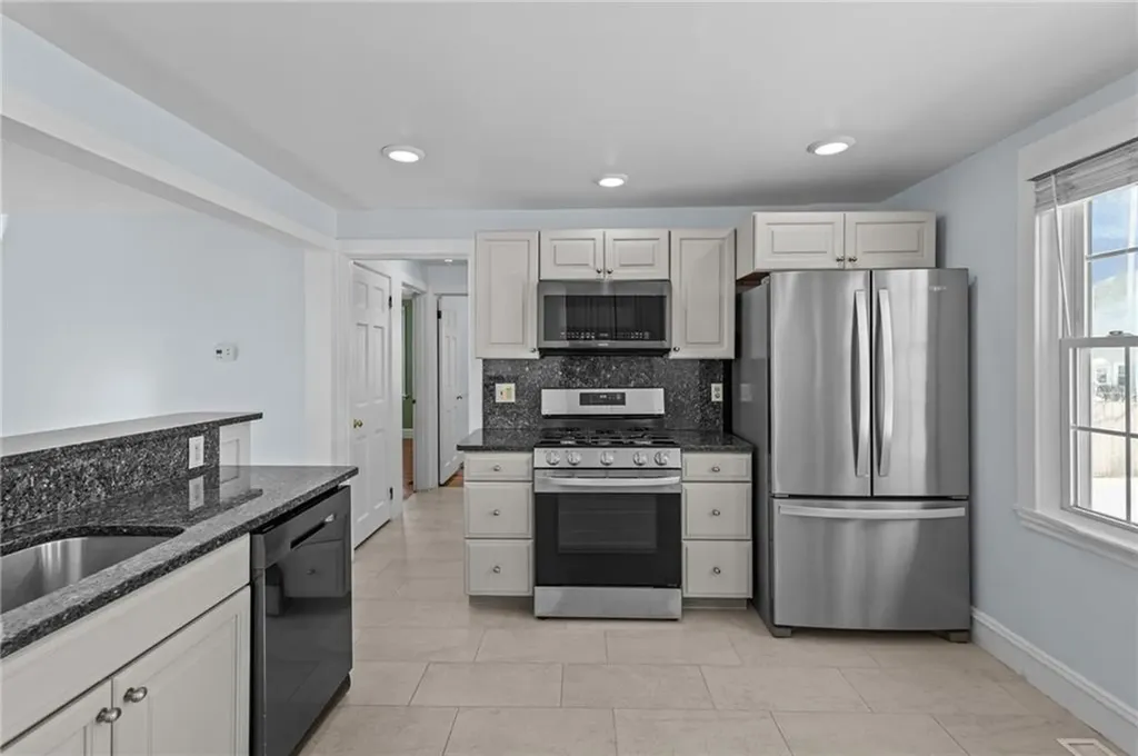 22 Phillips Avenue Warwick RI 02888