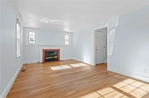 22 Phillips Avenue Warwick RI 02888