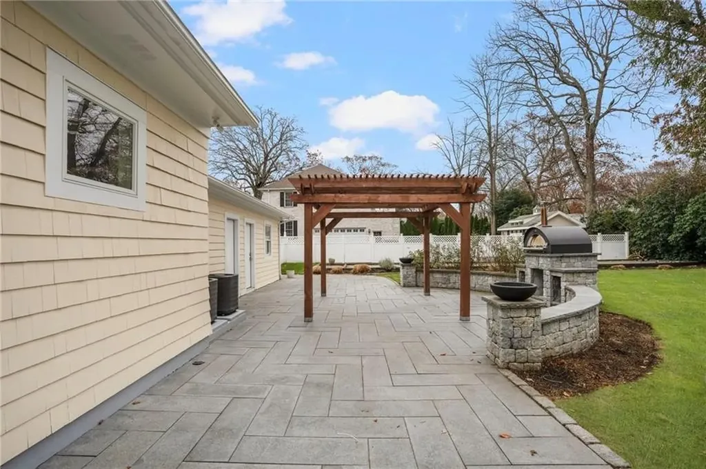 275 Meshanticut Valley Parkway Cranston RI 02920