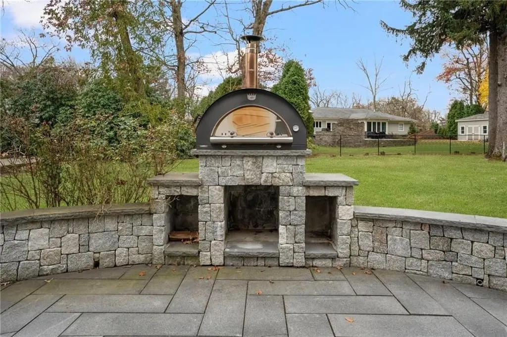 275 Meshanticut Valley Parkway Cranston RI 02920