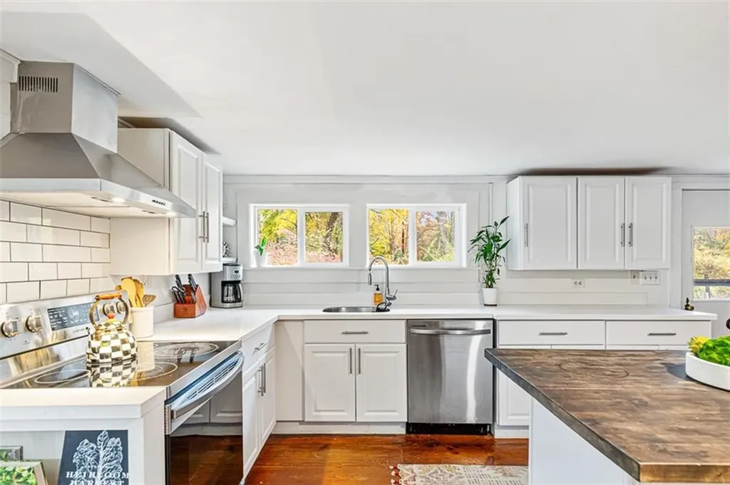 155 Stillwater Road Smithfield RI 02917