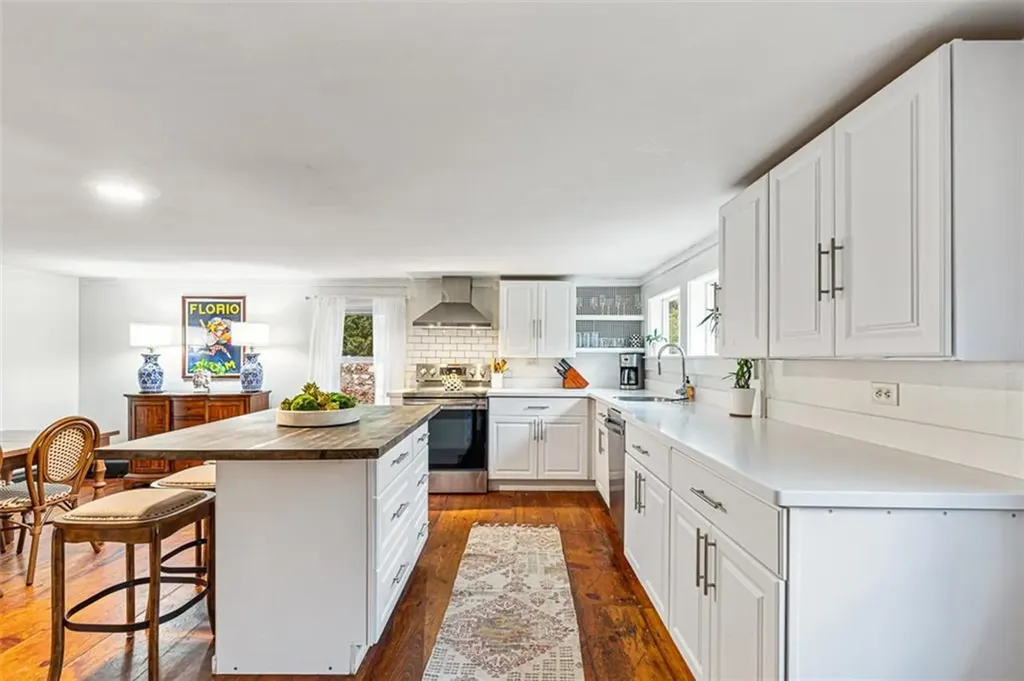 155 Stillwater Road Smithfield RI 02917