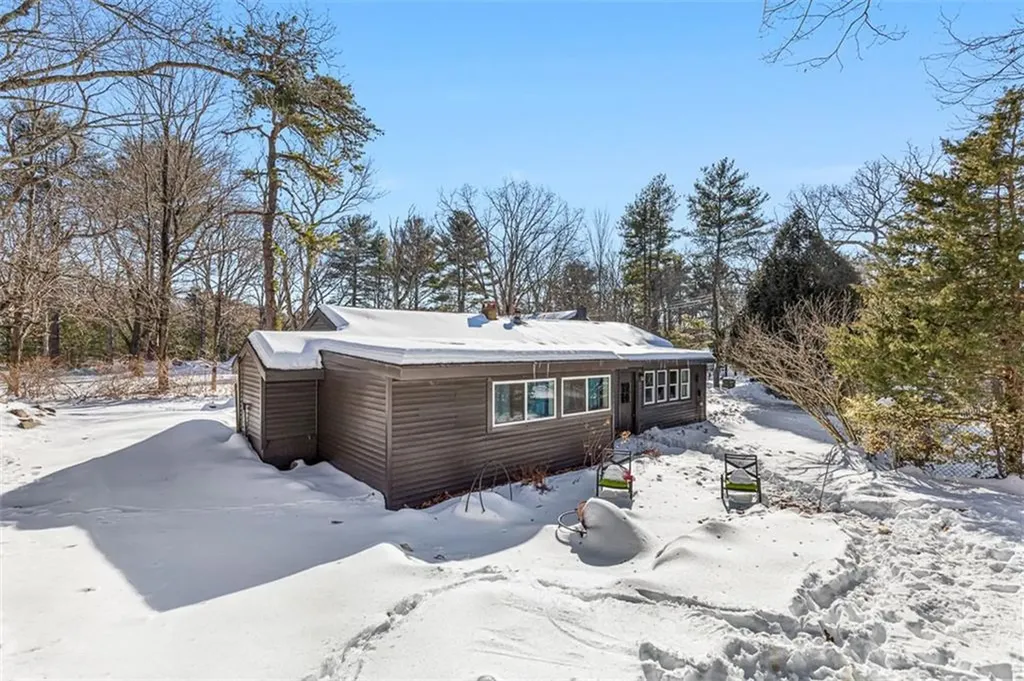 155 Stillwater Road Smithfield RI 02917