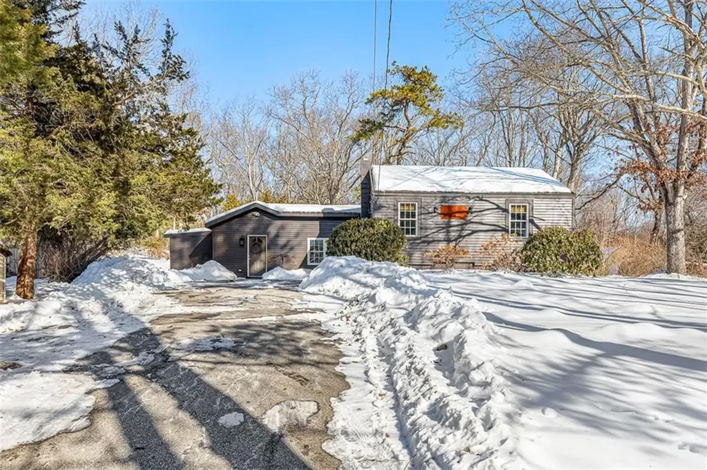 155 Stillwater Road Smithfield RI 02917