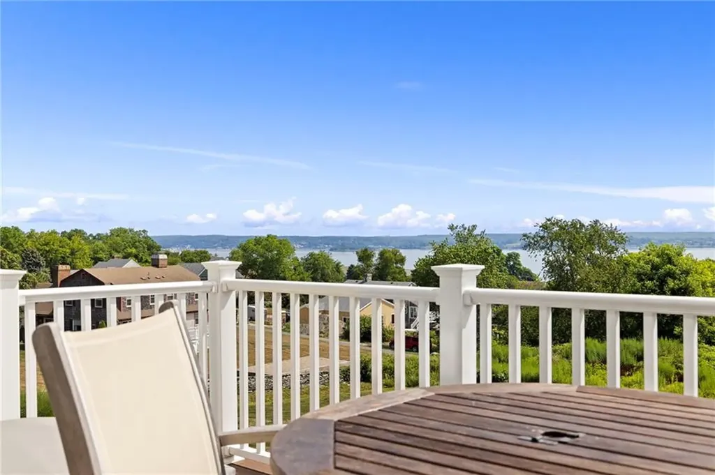 61 Immokolee Drive Portsmouth RI 02871