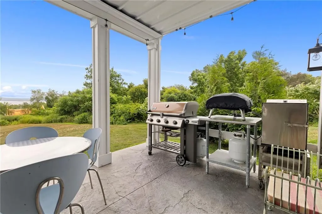 61 Immokolee Drive Portsmouth RI 02871