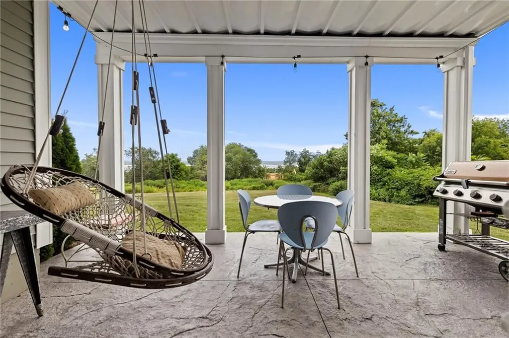 61 Immokolee Drive Portsmouth RI 02871