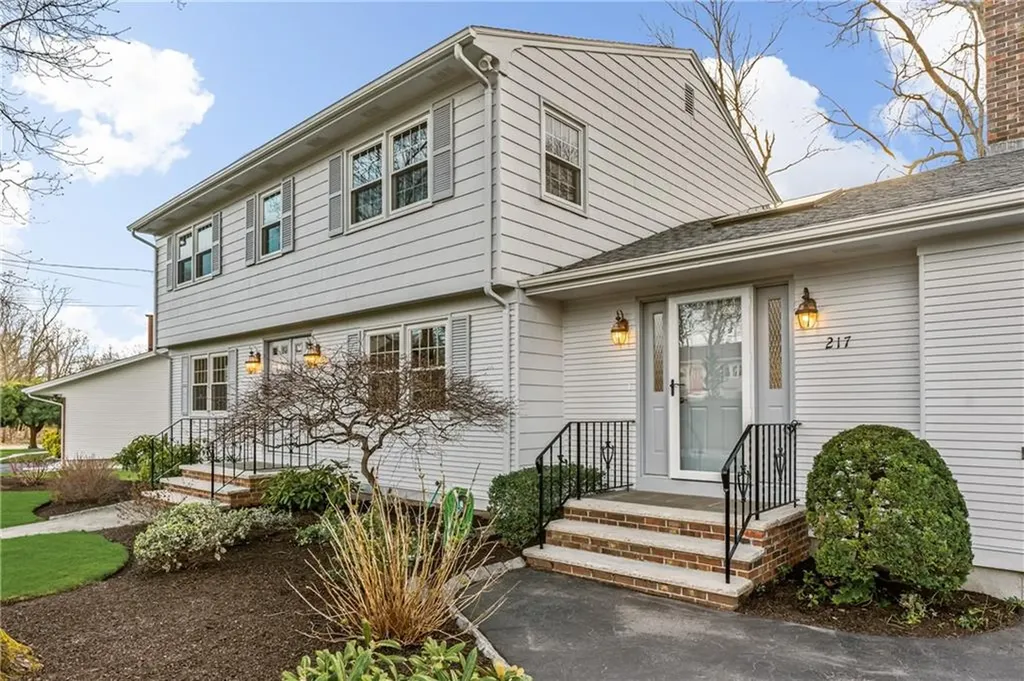 217 Belvedere Drive Cranston RI 02920