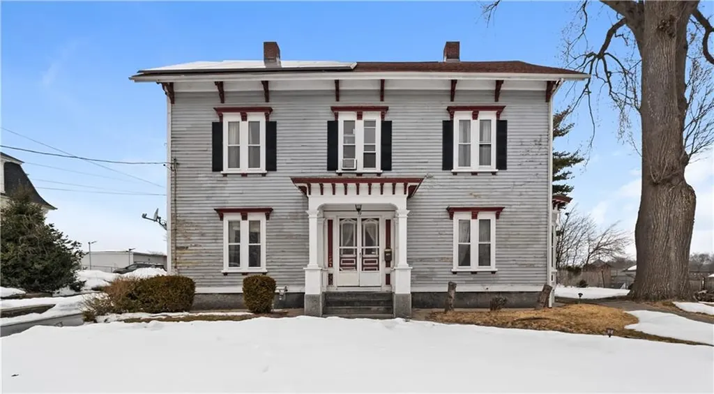 29 Jenks Avenue Central Falls RI 02863