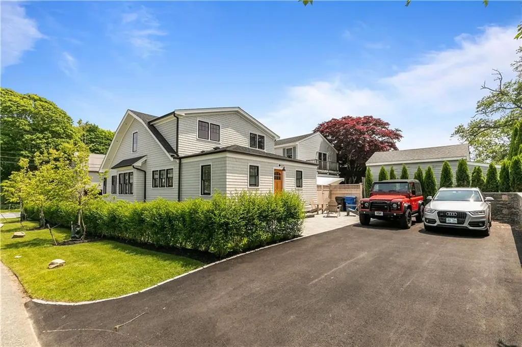 109 Carroll Avenue Newport RI 02840
