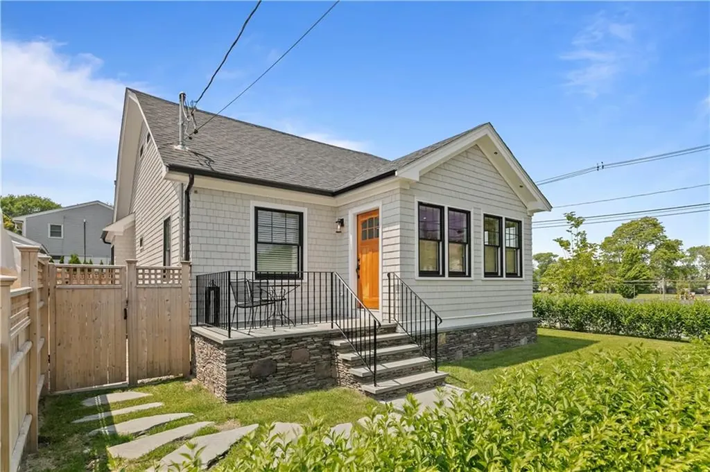 109 Carroll Avenue Newport RI 02840