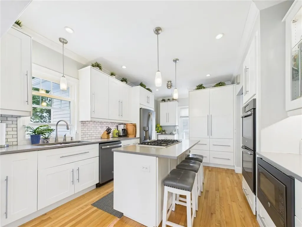 28 Spruce Street Westerly RI 02891