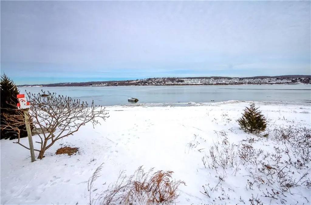 1309 Anthony Road Portsmouth RI 02871