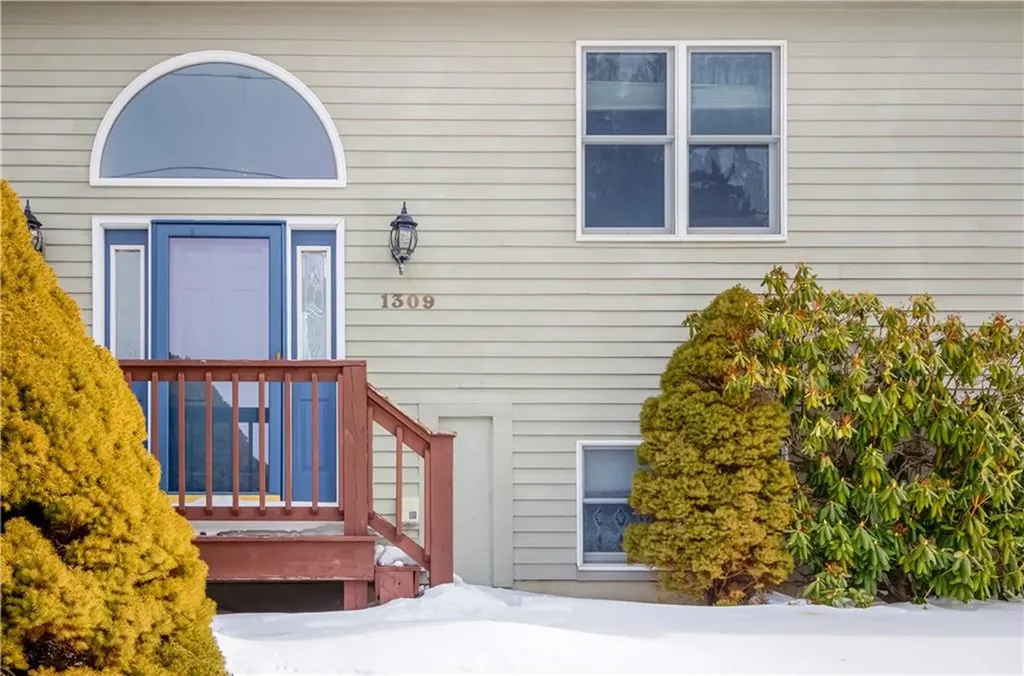 1309 Anthony Road Portsmouth RI 02871