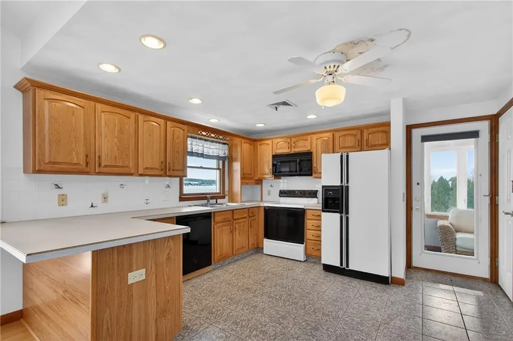 1309 Anthony Road Portsmouth RI 02871