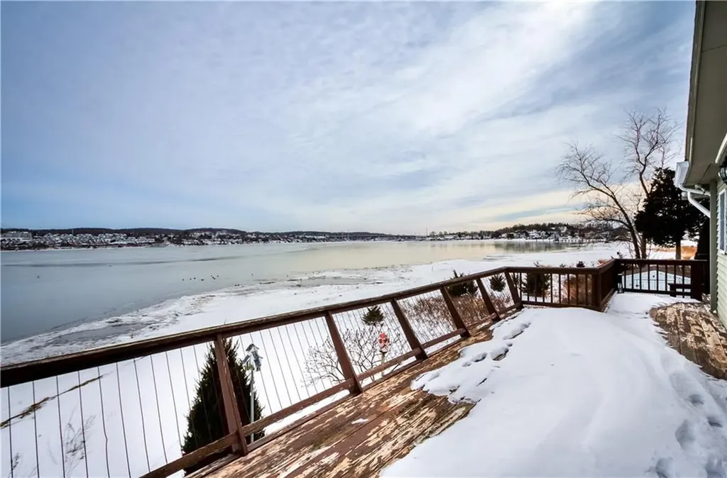 1309 Anthony Road Portsmouth RI 02871