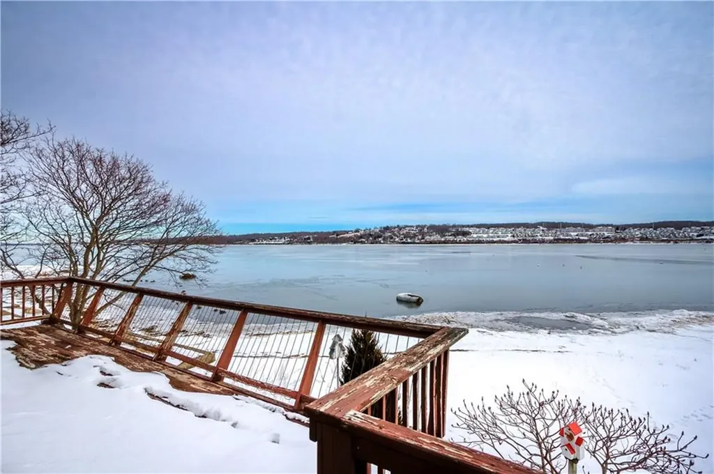 1309 Anthony Road Portsmouth RI 02871