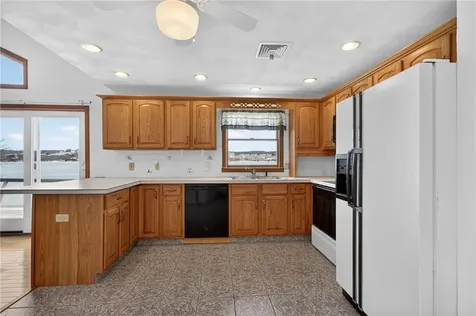 1309 Anthony Road Portsmouth RI 02871