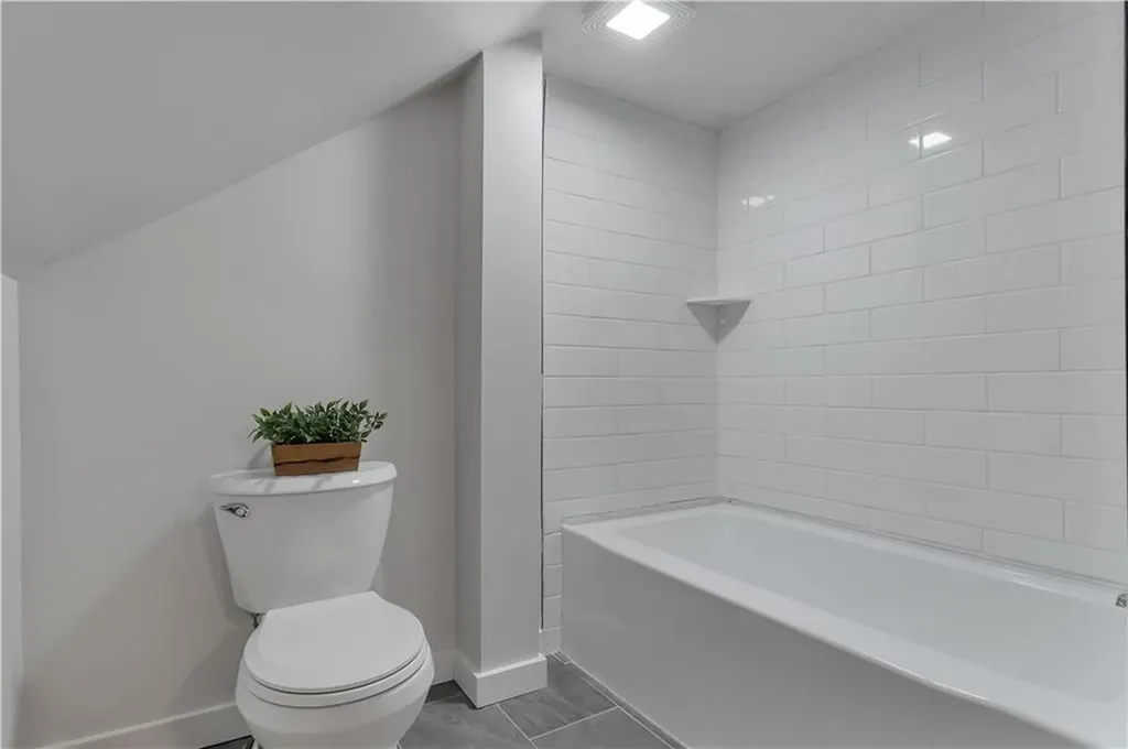 10 Booth Avenue East Providence RI 02915