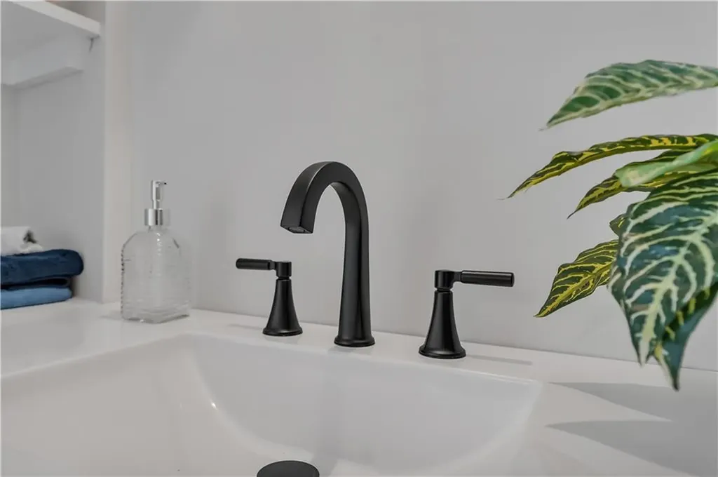 10 Booth Avenue East Providence RI 02915