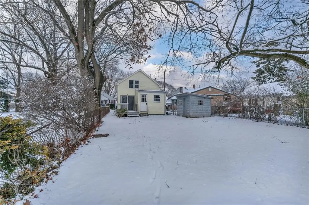 10 Booth Avenue East Providence RI 02915