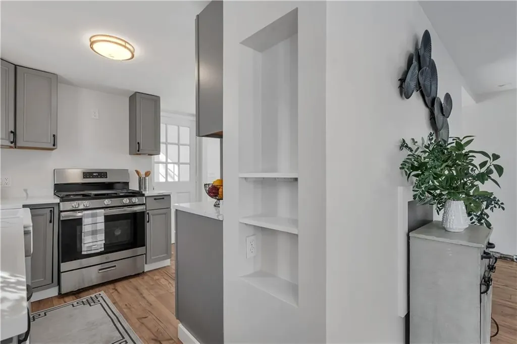 10 Booth Avenue East Providence RI 02915