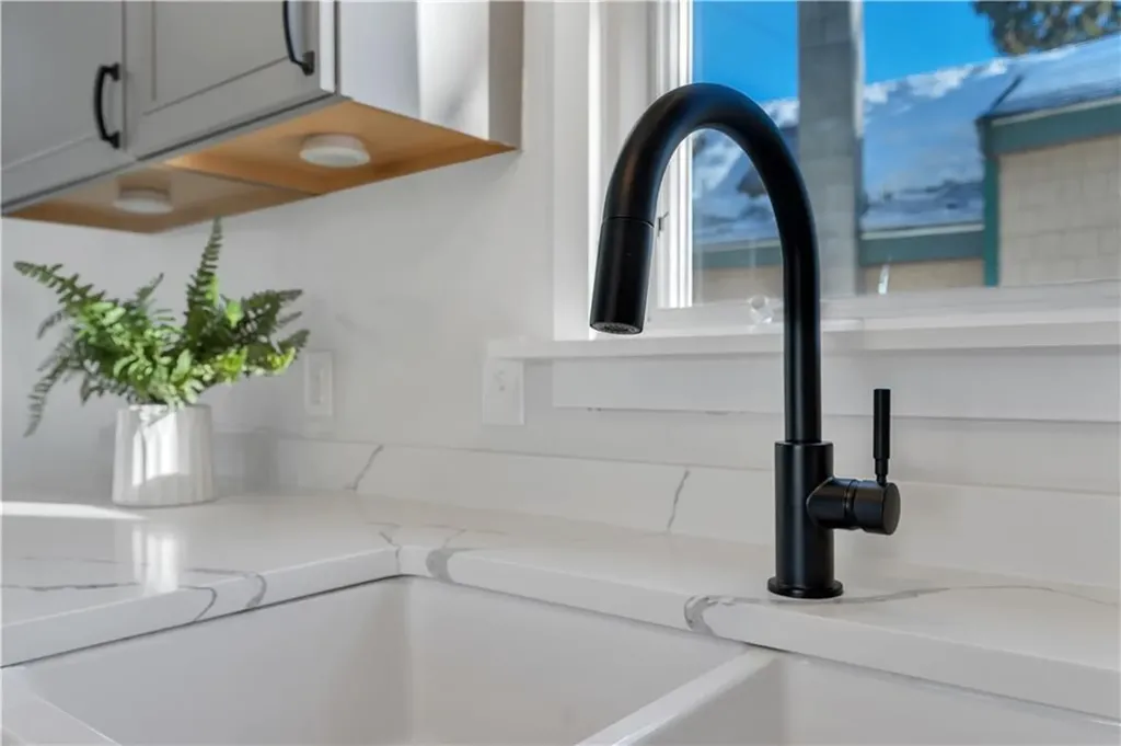 10 Booth Avenue East Providence RI 02915