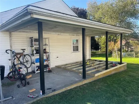 556 Metacom Avenue Bristol RI 02809