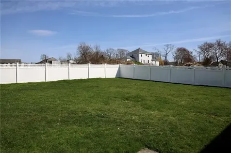 556 Metacom Avenue Bristol RI 02809