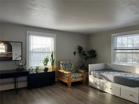 556 Metacom Avenue Bristol RI 02809