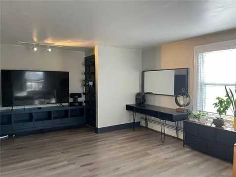 556 Metacom Avenue Bristol RI 02809