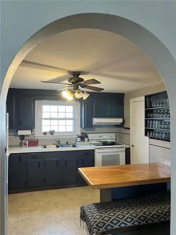 556 Metacom Avenue Bristol RI 02809