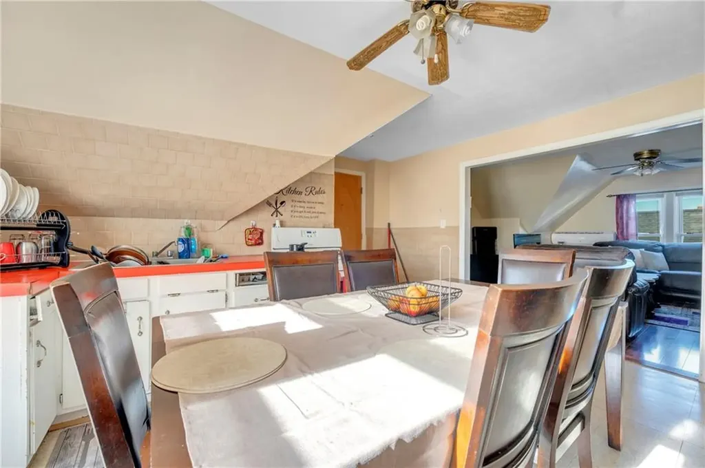 274 276 Lonsdale Avenue Pawtucket RI 02860