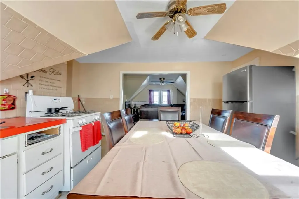 274 276 Lonsdale Avenue Pawtucket RI 02860