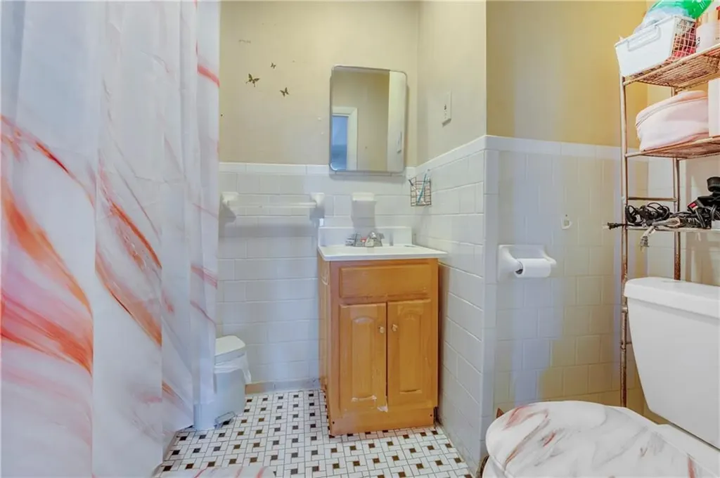 274 276 Lonsdale Avenue Pawtucket RI 02860