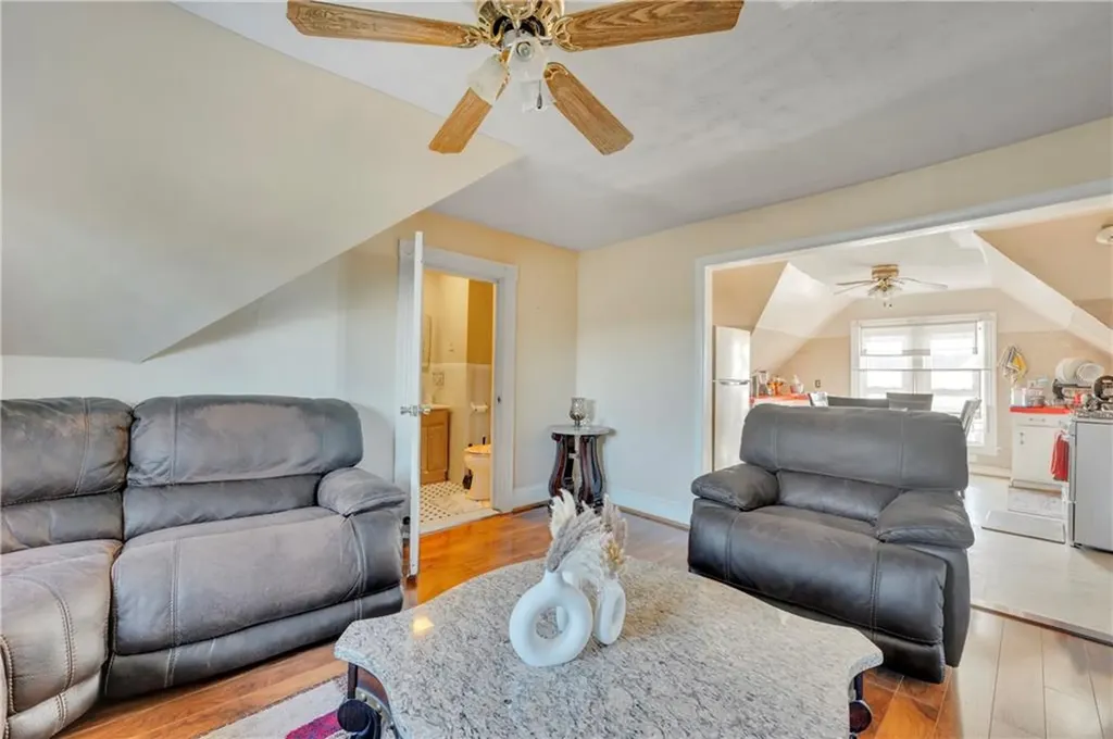 274 276 Lonsdale Avenue Pawtucket RI 02860