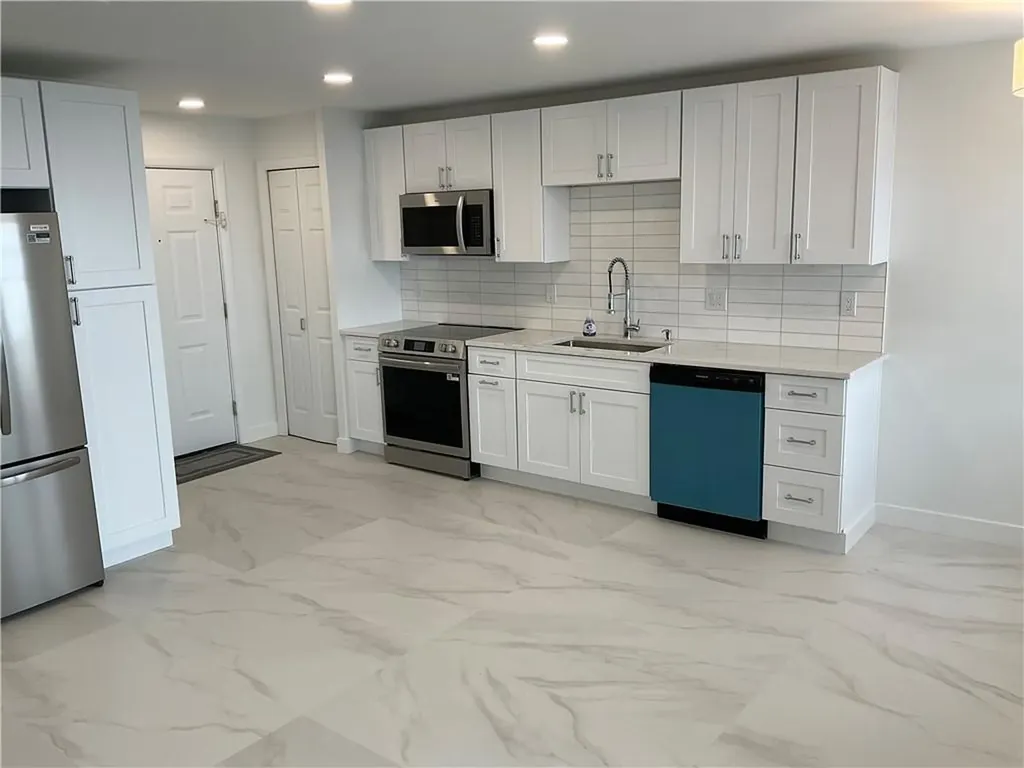 33 Bullocks Point Avenue East Providence RI 02915