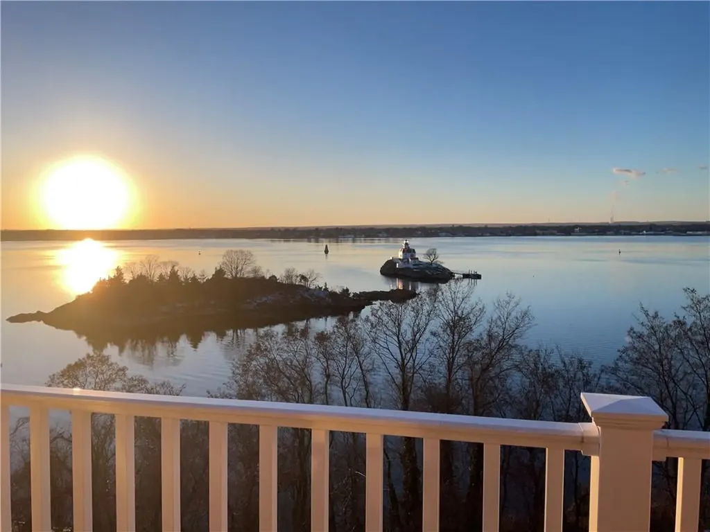 33 Bullocks Point Avenue East Providence RI 02915