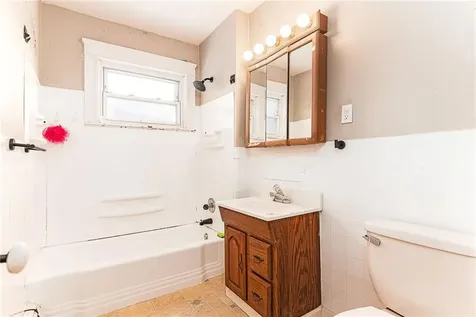 68 Kenwood Street Woonsocket RI 02895