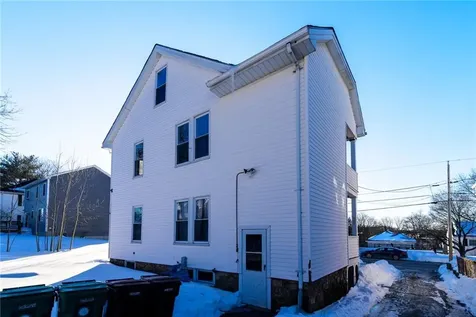 68 Kenwood Street Woonsocket RI 02895