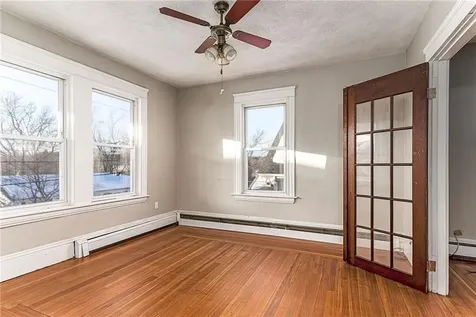 68 Kenwood Street Woonsocket RI 02895