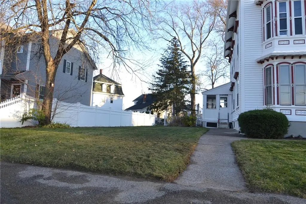 24 Arnold Street Lincoln RI 02865